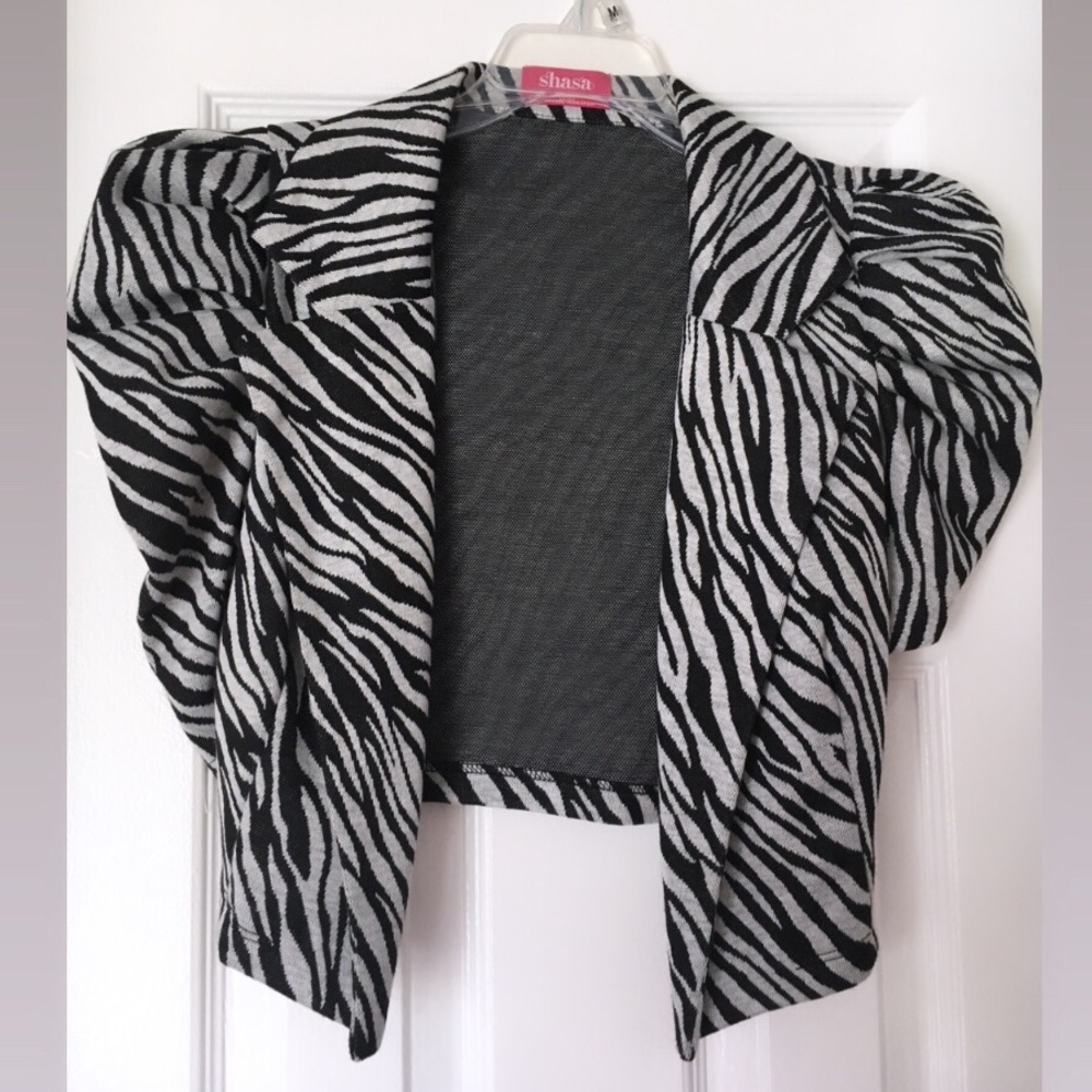 Animal print women’s cropped blazer